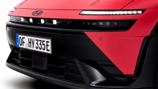 Hyundai представи стилен и бюджетен електромобил Снимки