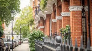 Продават къща с ширина от едва 2,1 метра