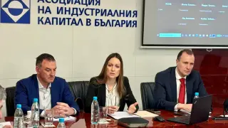 Министър Ирина Щонова пред Националния съвет на АИКБ: Работихме с бизнеса за решения в условия на криза