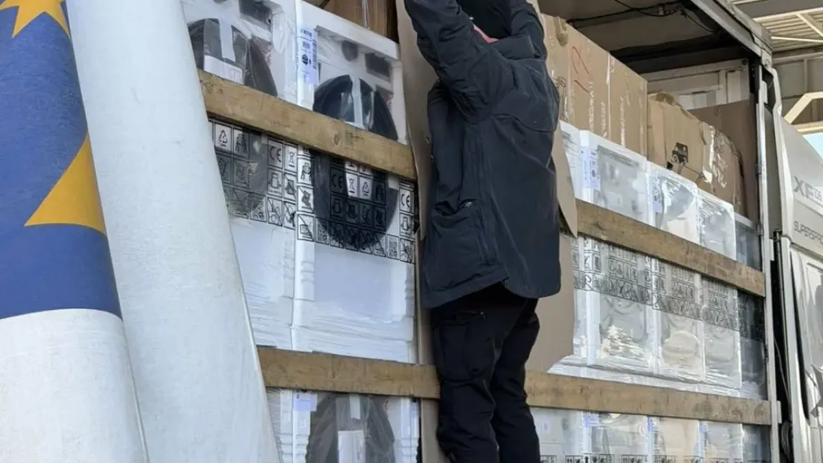 Митничари спипаха над 300 кила дрога в камион, натоварен с перални