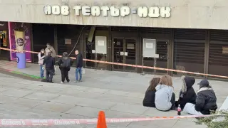 Камери са уловили падането от 5 метра на детето от парапета на НДК