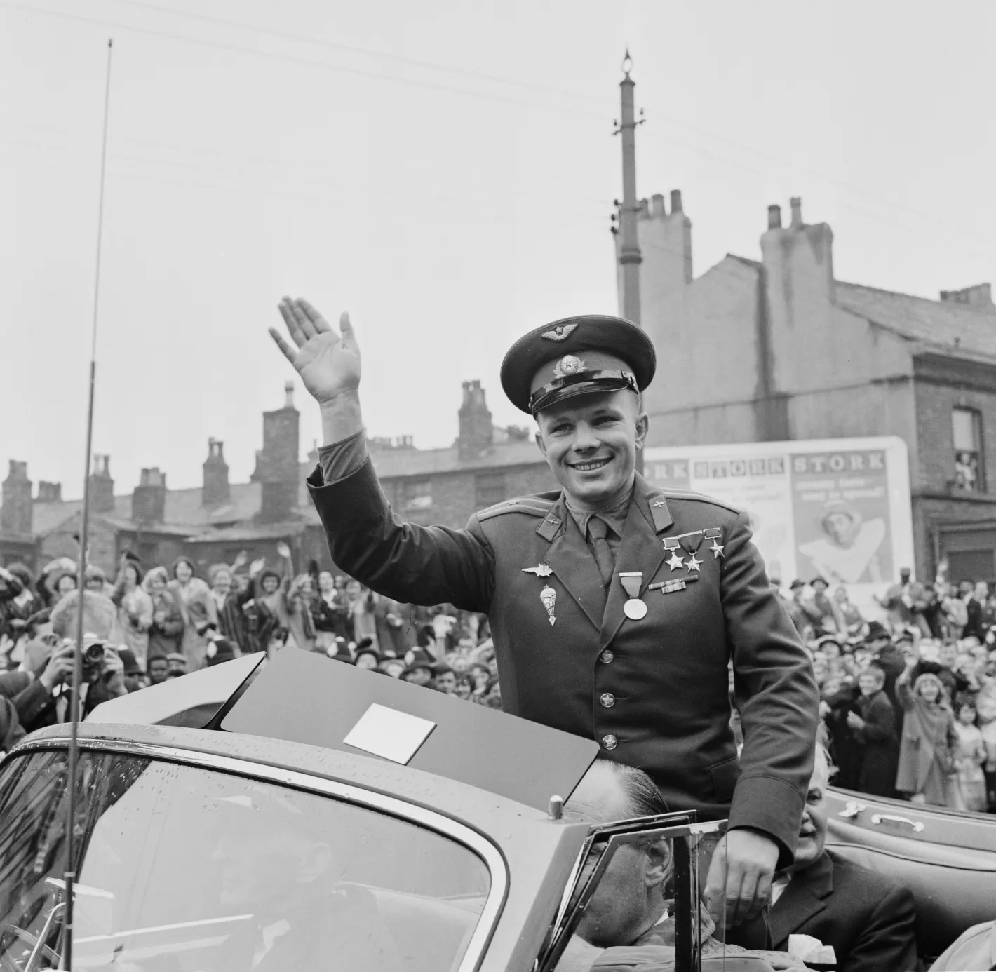Куп подаръци за Гагарин след историческата мисия в Космоса, за които съветските граждани могат само да мечтаят
