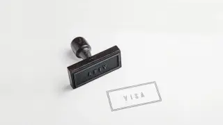 САЩ смекчиха позицията си за зелените карти след тревога сред имигрантите