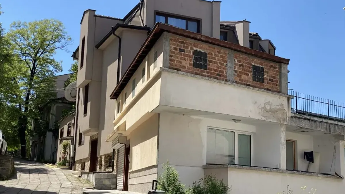 Тайните на скалната къща на Бунарджика: От 9 тона хашиш до опит да се завладее общинска земя