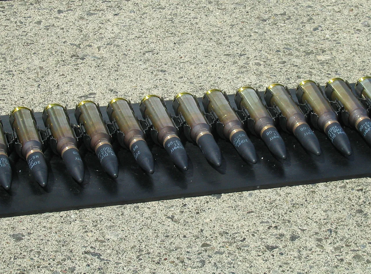 Откриха военен боеприпас в училище в Добрич