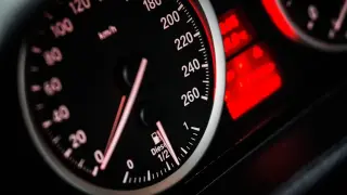 Безразсъдно шофиране в Смолян: 18 г. полетя с близо 140 км/ч посред бял ден