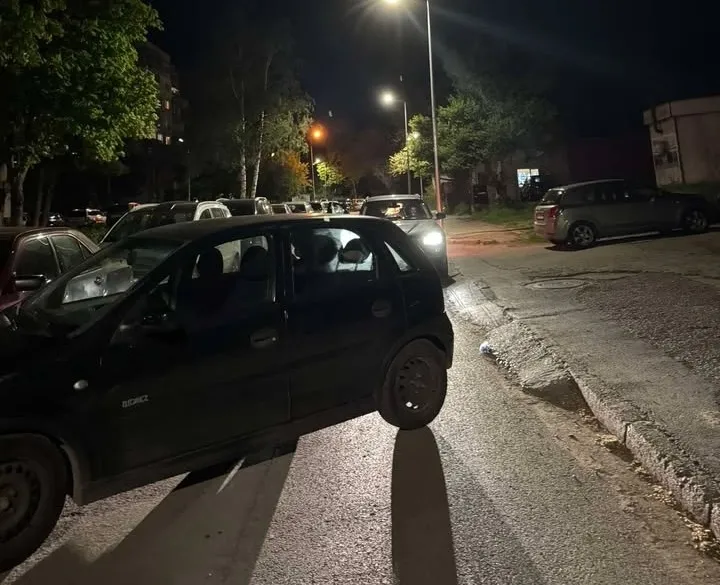 "Враца, баце!": Шофьор затапи улица, хората побесняха