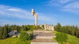 Световна кинолегенда сади липа в Стара Загора