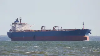 Екшън в Черно море: Украйна удари санкционирания танкер