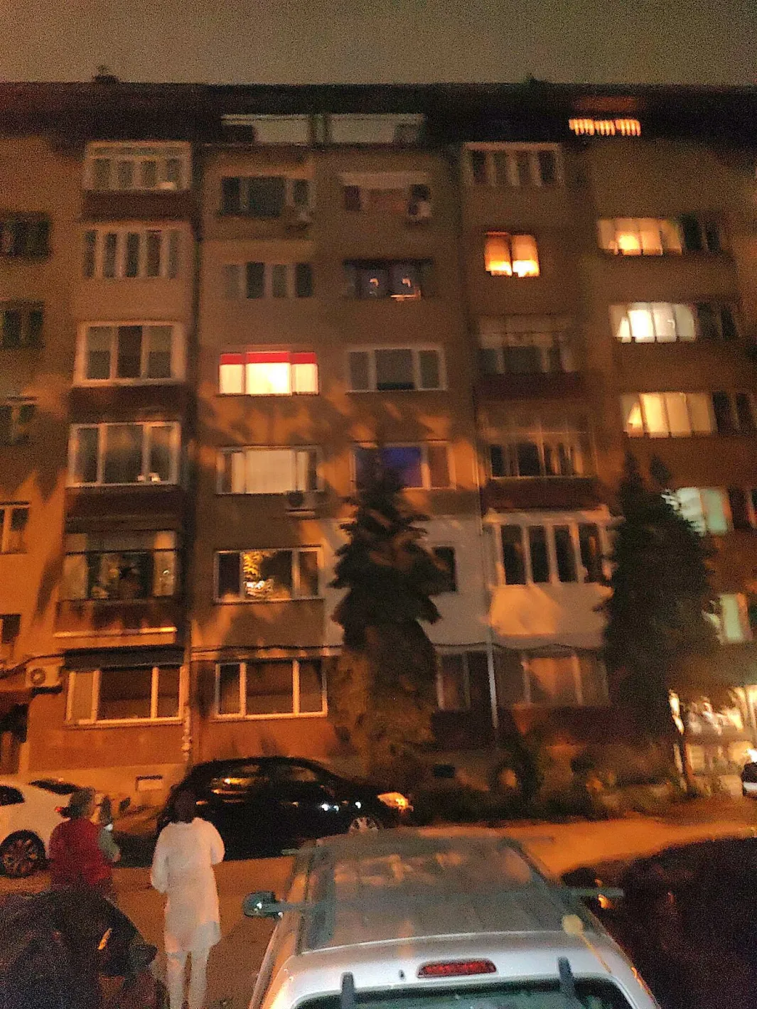 Подивял софиянец вилнее с чук в жилището си, стъкла валят над деца