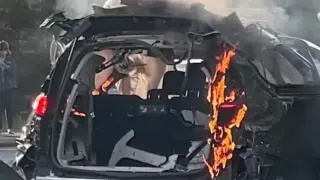 Кола избухна, след като жена запали цигара в нея