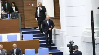 ГЕРБ с голяма заявка, подкрепят Радев в първото важно решение на НС