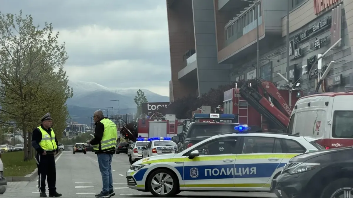 Голям пожар в столичен мол