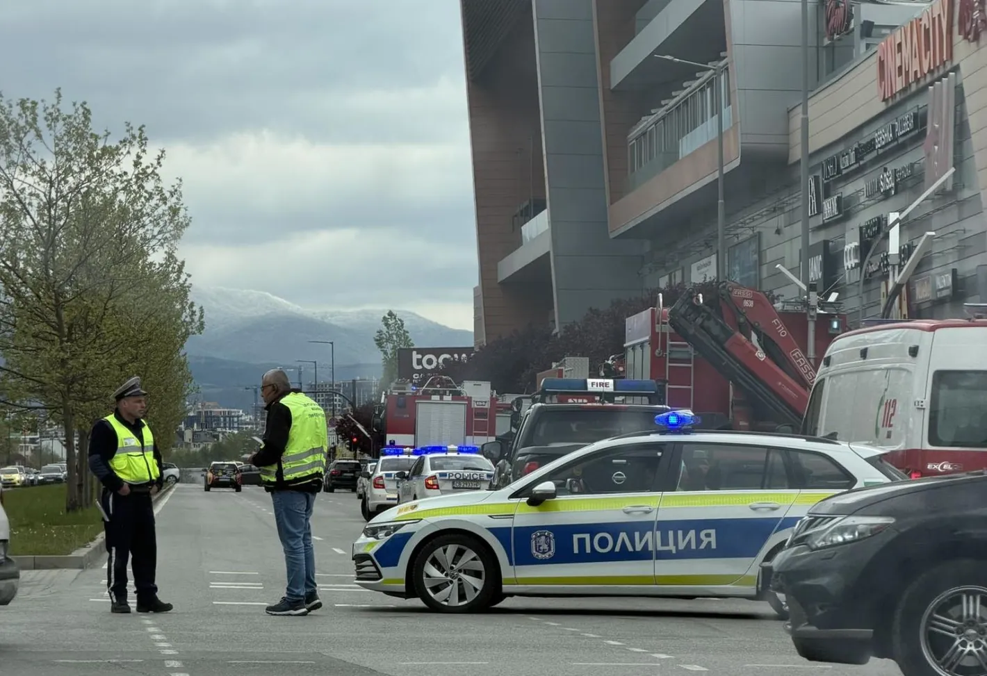 Голям пожар в столичен мол