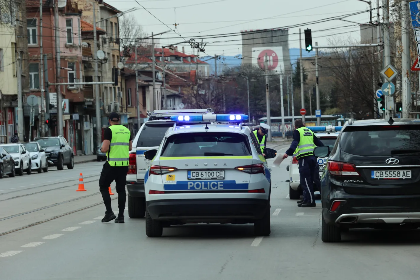 Равни пред закона: Пътната полиция влезе в дирите на властта
