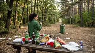 Райско кътче осъмна като сметище: Възмущение след поредния „купон“ сред природата