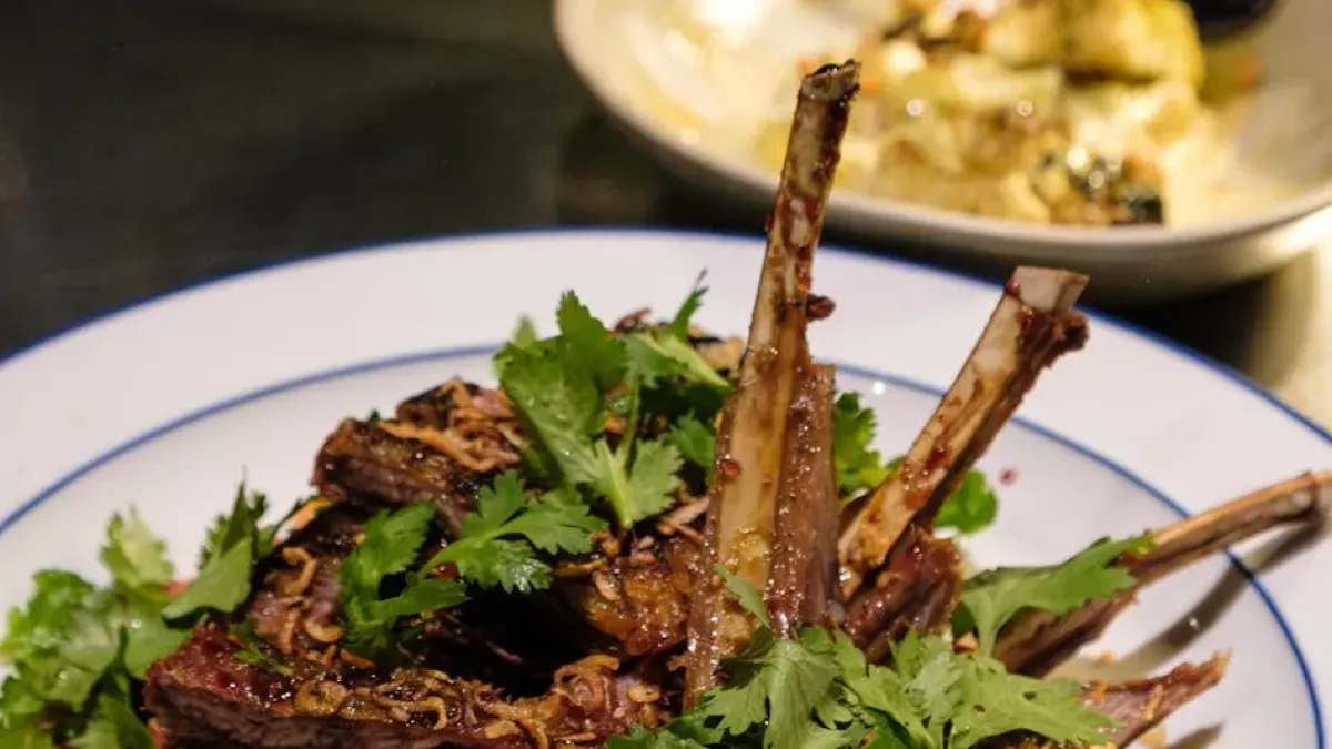 Крехко агнешко със зелен лук за Гергьовден - уникална вкусотия