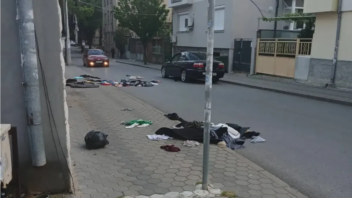 Дрехи летяха от жилищна сграда в центъра на Благоевград