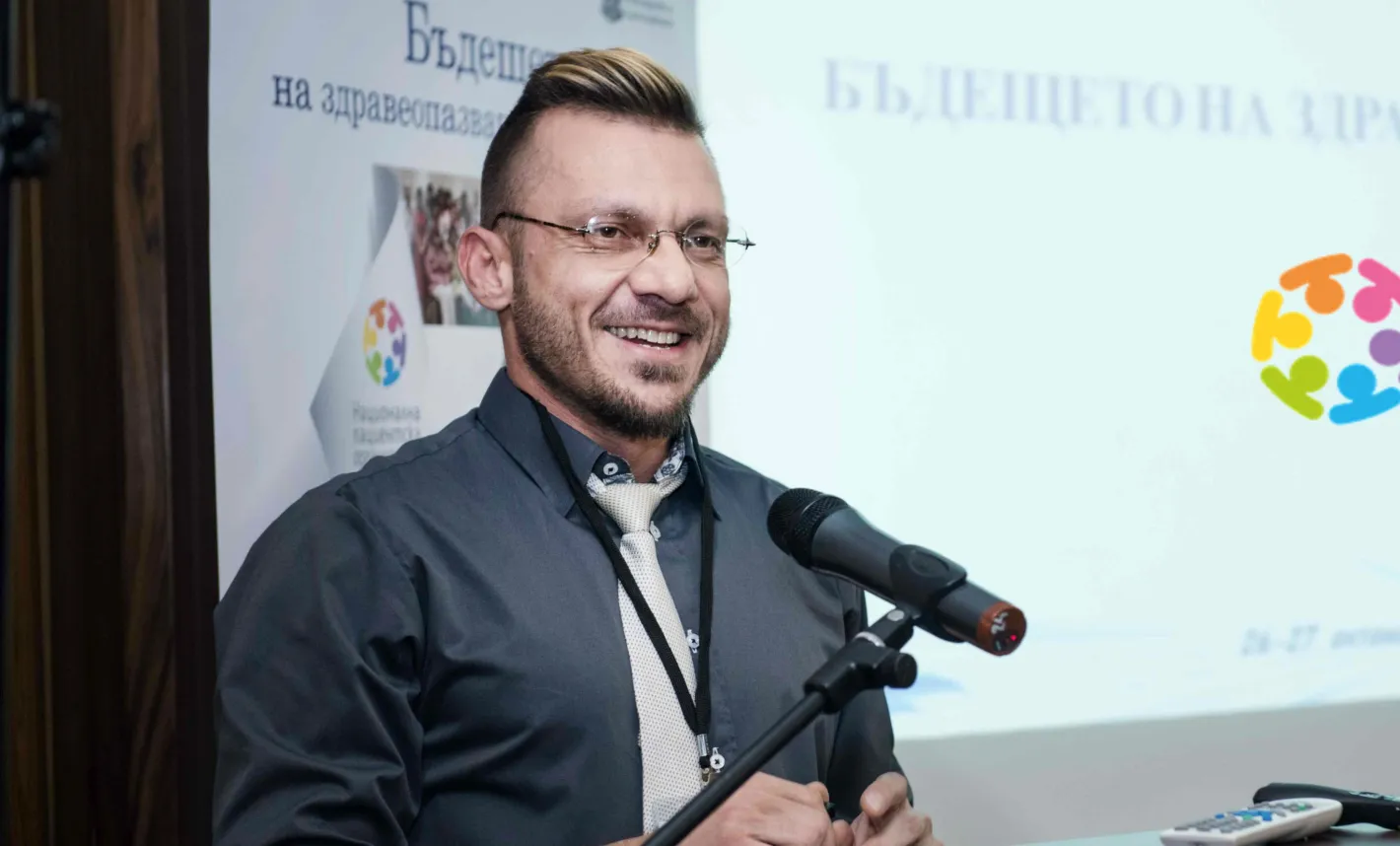 Пуснаха на свобода скандалния д-р Хасърджиев и гръцкия модел, обвиняеми по първото дело у нас за "наркотика на изнасилвача"