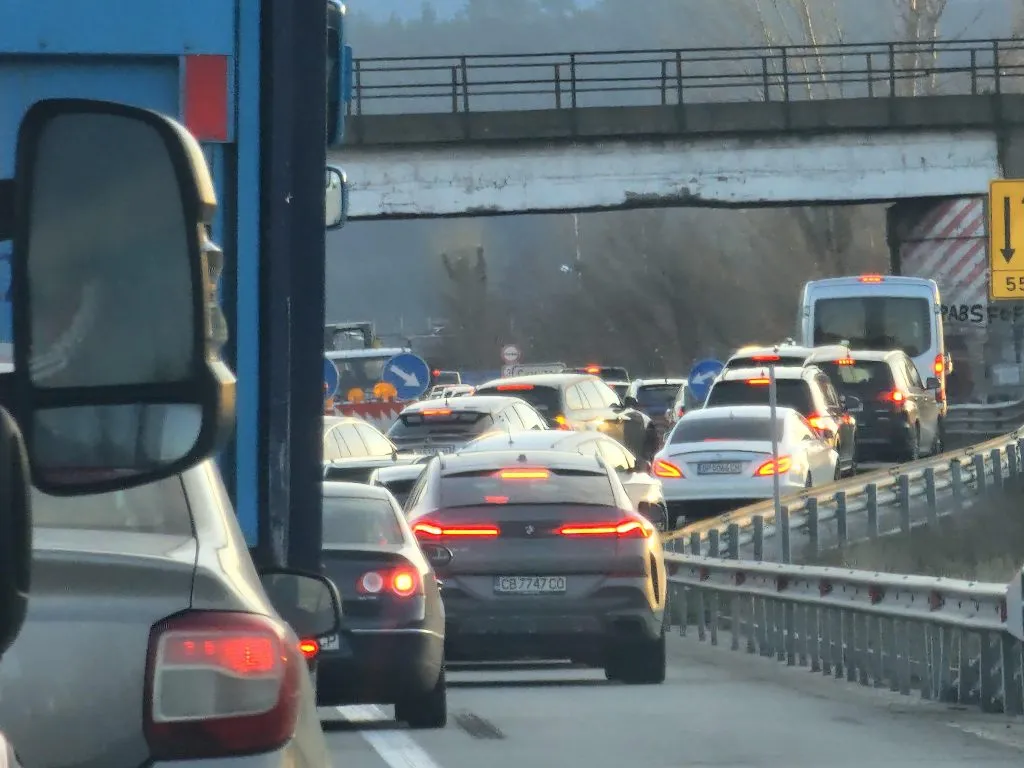 75 хиляди автомобила напускат София за Гергьовден