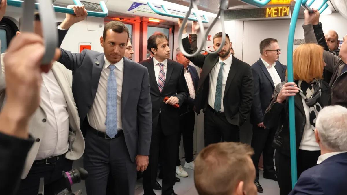 Вече се тества: Терзиев се качи на метрото и обяви кога пускат новите станции