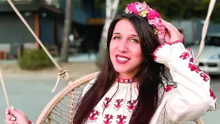 Певицата Вили Костадинова: Баба Тошка ме отгледа и ми внуши любов към фолклора