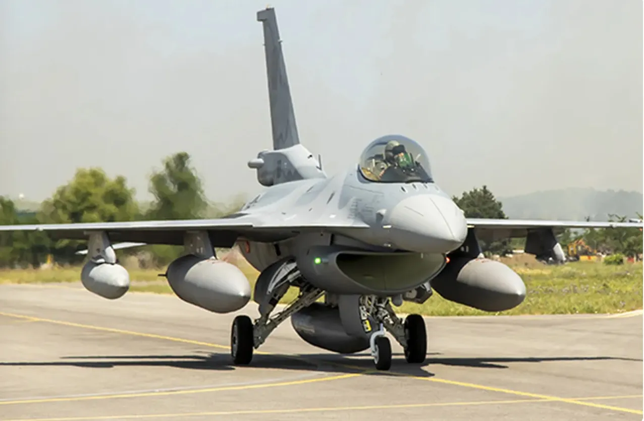 Зрелище в небето: Новите F-16 Block 70 прелетяха за първи път над София Обновена