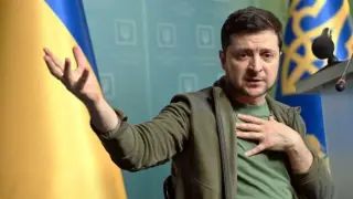 Зеленски: Русия наруши примирието със стотици удари по фронта