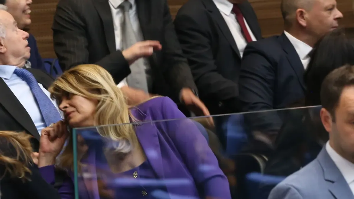 Лорд Минчев за визията на първата дама: Десислава Радева е модна икона. Сравни я с велика жена