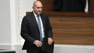 Радев с подробности за родаката с шефа на ДАНС
