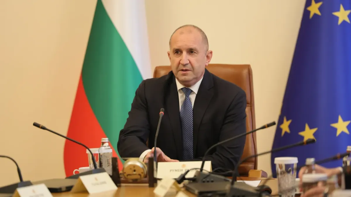 Започва се: Радев готви големи рокади по високите етажи