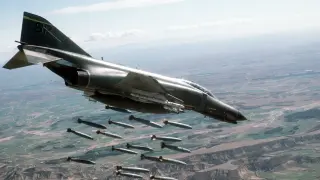 Битка: Ирански F-4 влезе в бой с американски F-16 над Саудитска Арабия Снимки