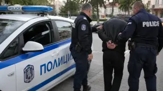 Обир пред фризьорски салон в Чирпан завърши с арест и благодарствено писмо