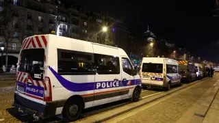 39 задържани в Париж след забранени крайнодесни и антифашистки демонстрации