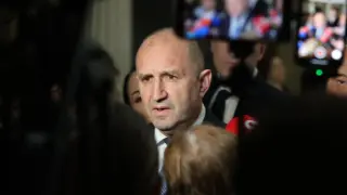 Радев взема жена - кадър на Йотова за ключов шеф в държавата Снимка
