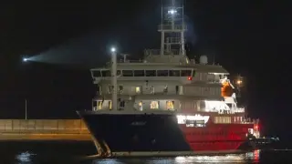 Заразеният с хантавирус "Хондиус" акостира на Канарските острови, започва евакуация