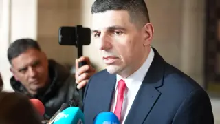Не му е лесно на Мирчев: пак запя старата песен за голямата грешка