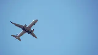 Кризата ги натиска: Българинът в Германия слиза от самолета и се качва на кола