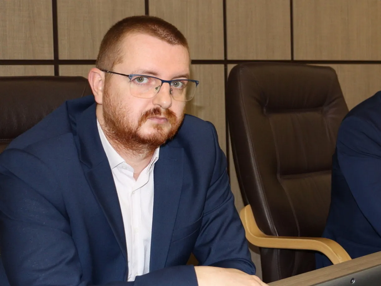 Огромен скандал! Лидерът на ПП в Общинския съвет на Бургас напусна партията, омерзен от "шумните лакеи"
