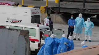 Евакуират по въздух още пътници от кораба с хантавирус, вече има и заразени американци