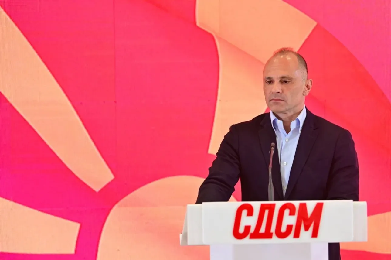 Нарекоха македонски депутат "пионка на Радев"