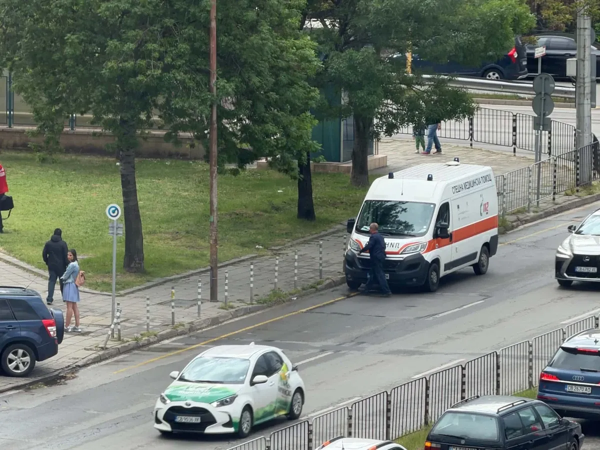 Трагедия до метрото смрази столичани в час пик Снимки