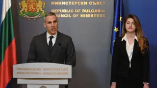 Бивш вицепремиер на Гюров бяга от неудобен въпрос за „Титаник“