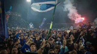 Народът отказа да гледа как умира отборът му
