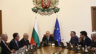 Политолог предупреди: неблагоприятна обстановка чака кабинета "Радев"