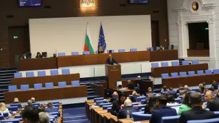 Парламентът удря спекулата: Глоби до 100 000 евро и нови правила за цените в Закона за еврото