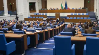 Първи оставки в парламента: Трима депутати от "Прогресивна България" са аут БЛИЦ Live