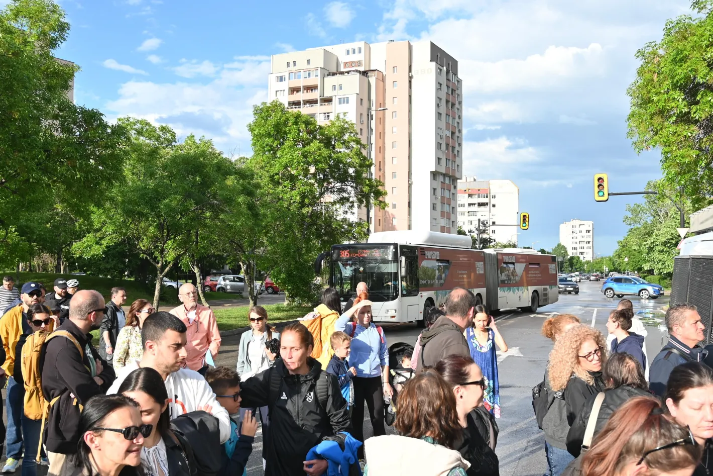 Граждани в кв. Младост протестират срещу строеж на небостъргач