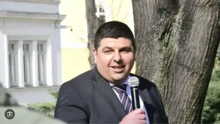 Супер екшън! Млад мъж ошамари Ивайло Мирчев в "Лозенец"