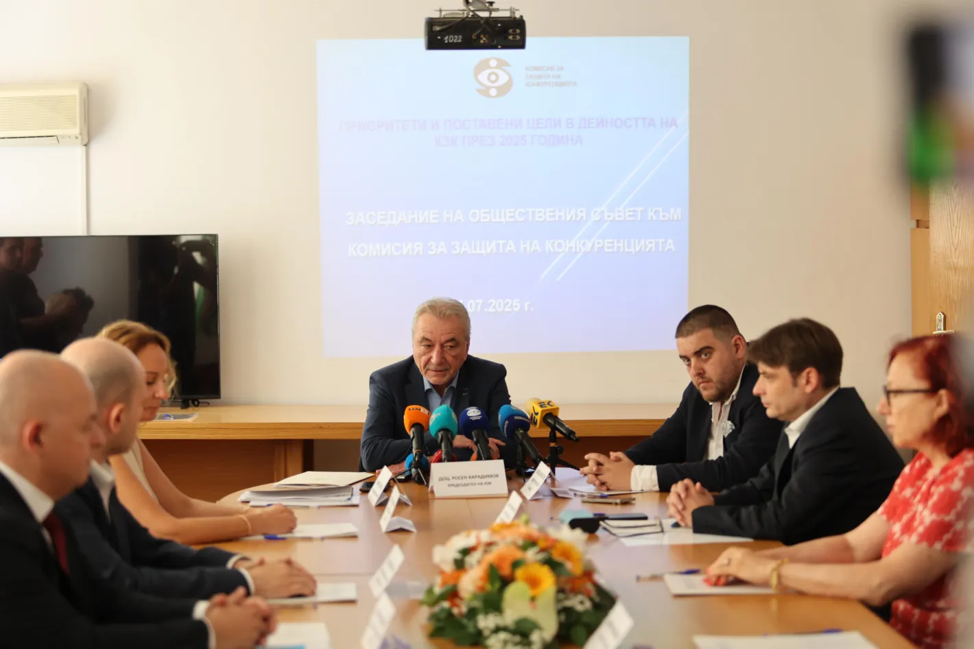 КЗК обвини седем фирми в картел при обществени поръчки
